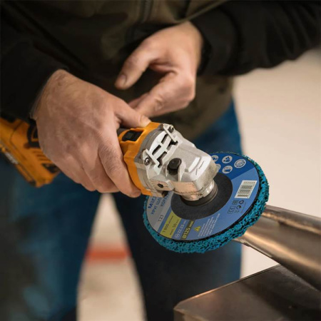 Круг шлифовальный коралловый МЕГЕОН 61011 купить по низкой цене | МАКСПРОФИТ